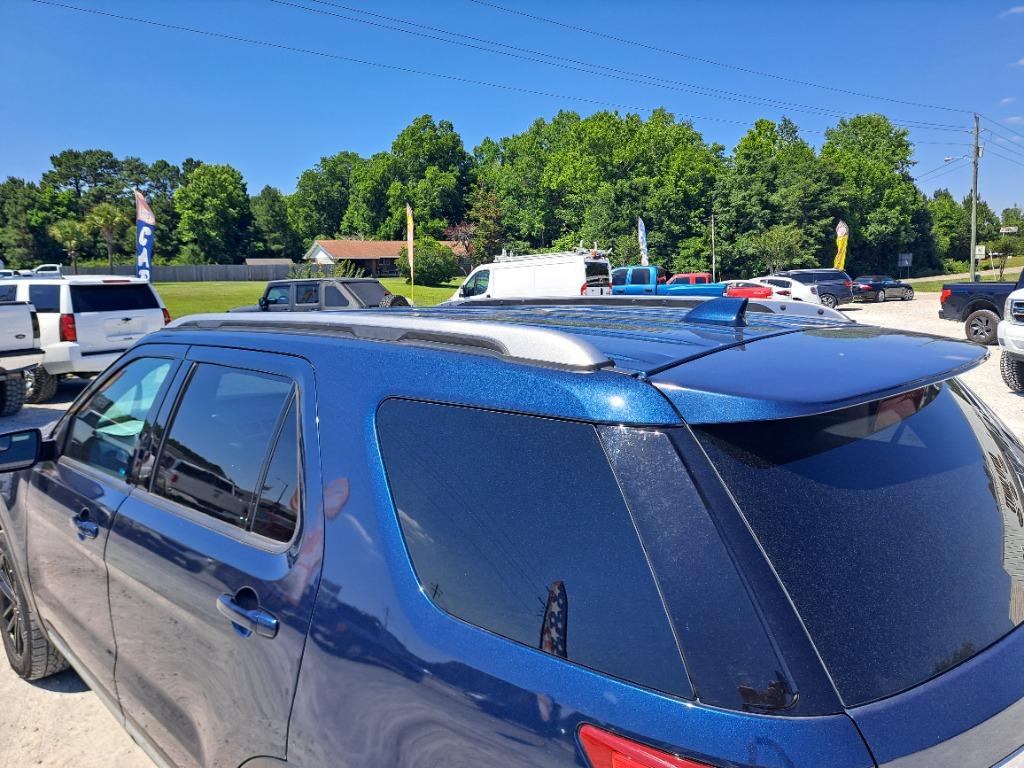 2017 Ford Explorer - $13,998