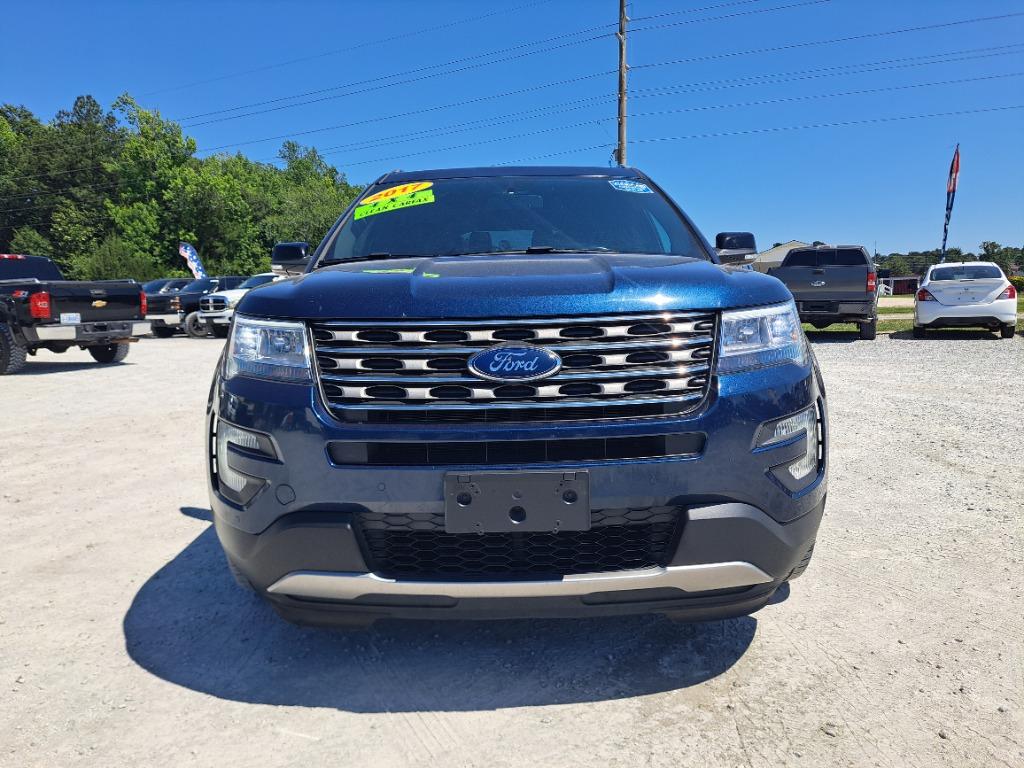 2017 Ford Explorer - $13,998