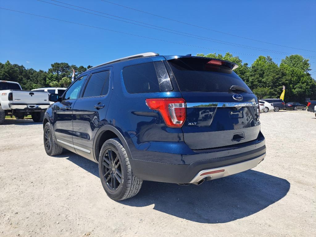 2017 Ford Explorer - $13,998