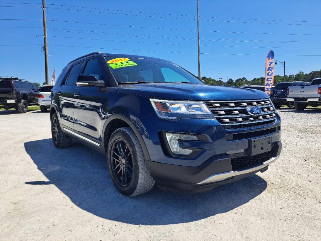 2017 Ford Explorer - $13,998