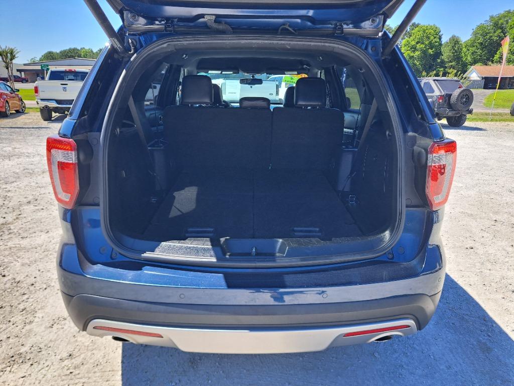 2017 Ford Explorer - $13,998