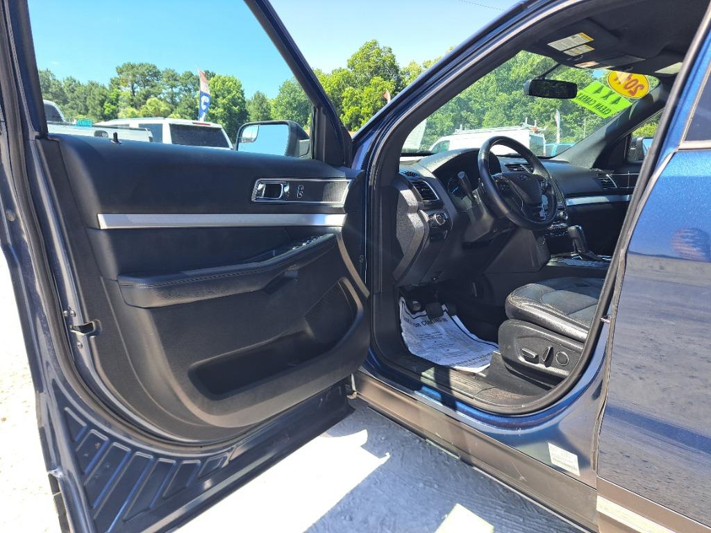2017 Ford Explorer - $13,998