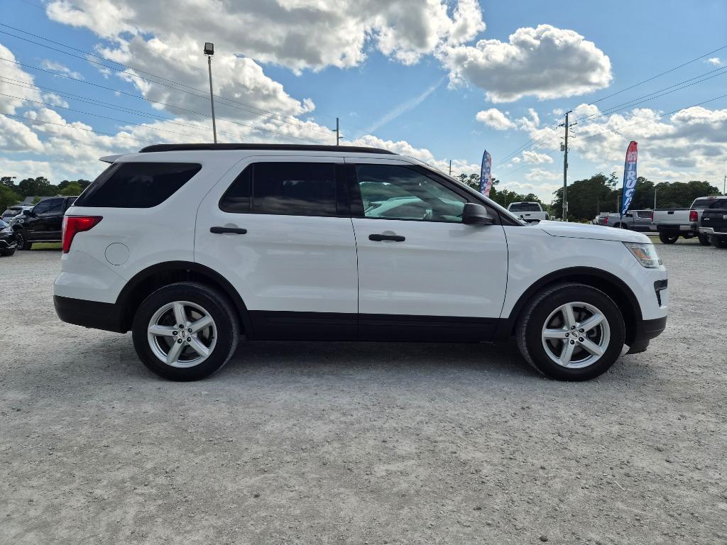 2017 Ford Explorer - $13,220