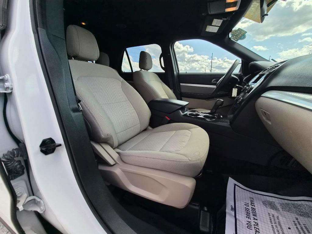 2017 Ford Explorer - $13,220