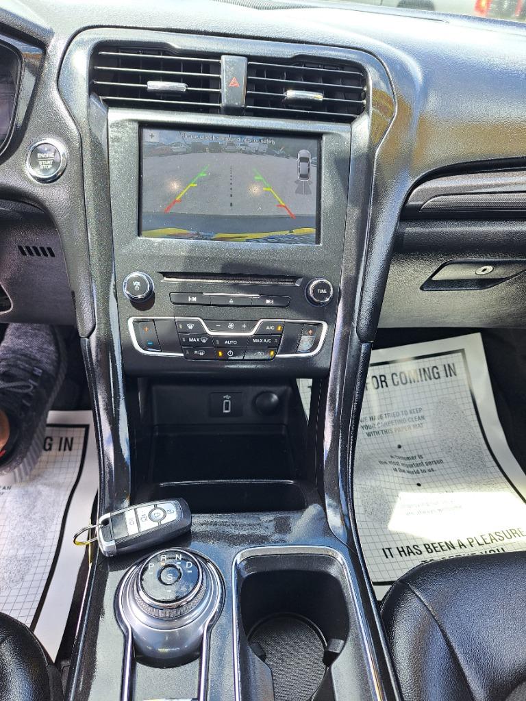 2018 Ford Fusion SE photo