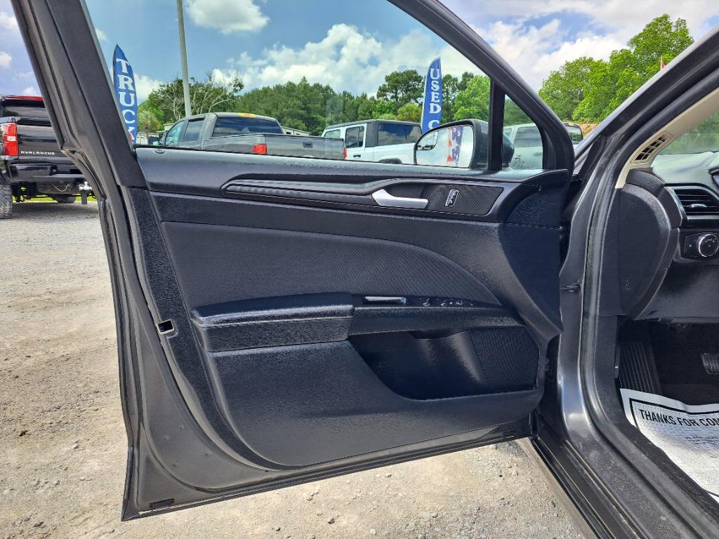 2018 Ford Fusion SE photo