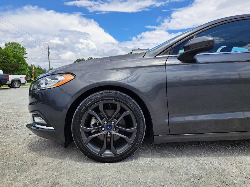 2018 Ford Fusion SE photo