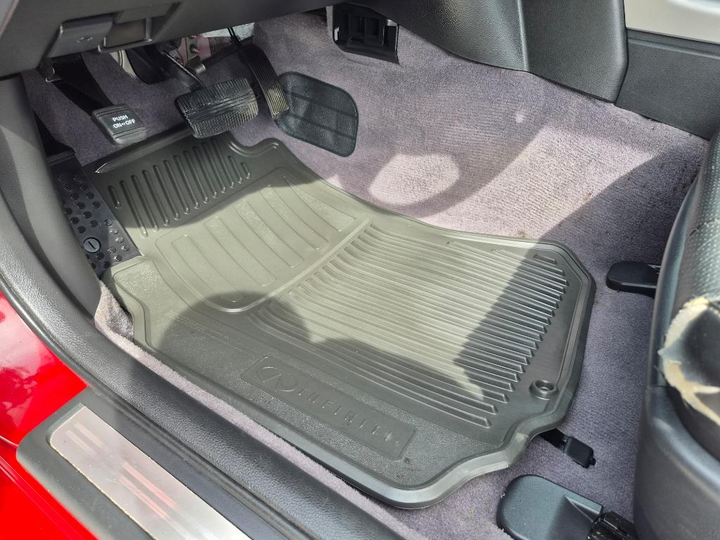 2004 INFINITI G - $10,900