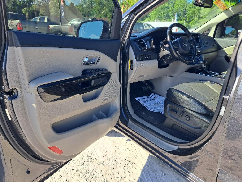 2020 Kia Sedona - $12,900