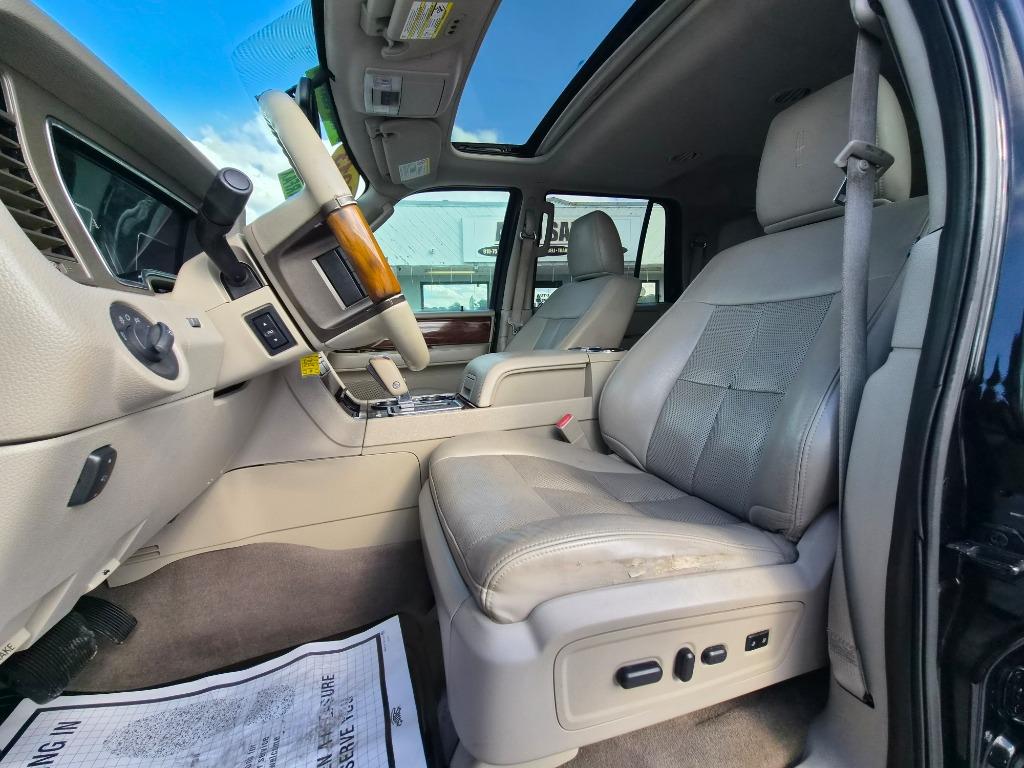2013 Lincoln Navigator - $11,900