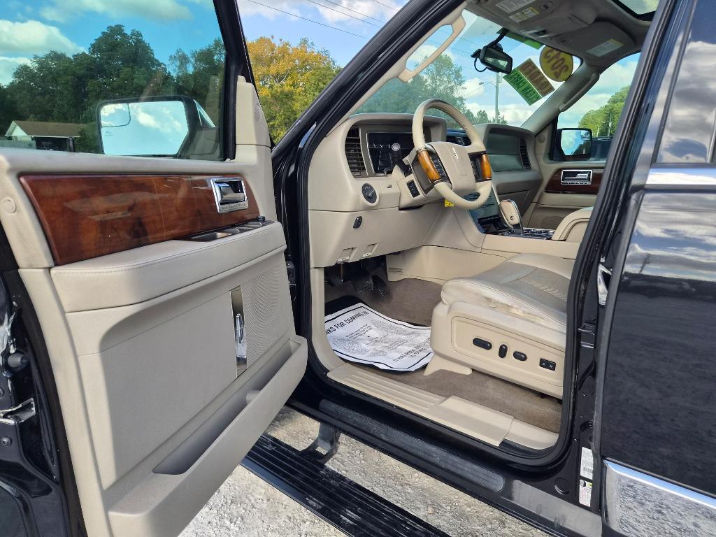 2013 Lincoln Navigator - $11,900