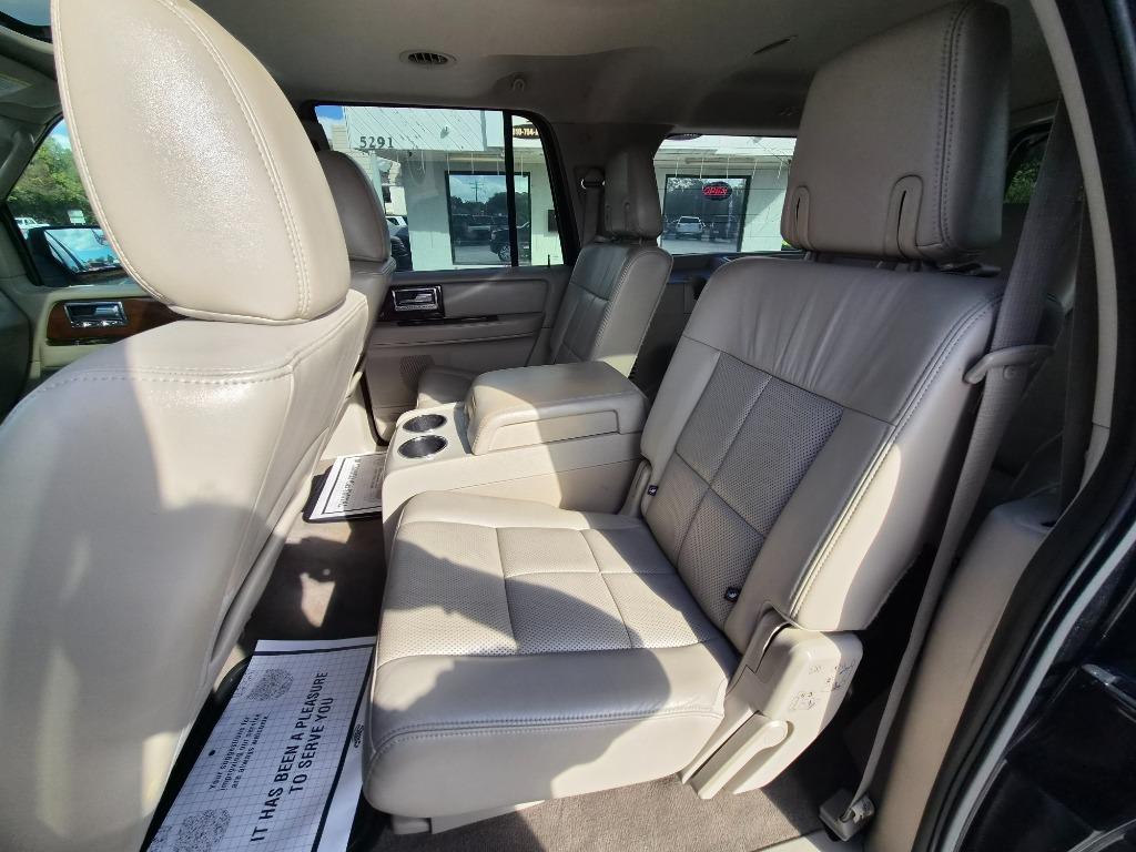 2013 Lincoln Navigator - $11,900