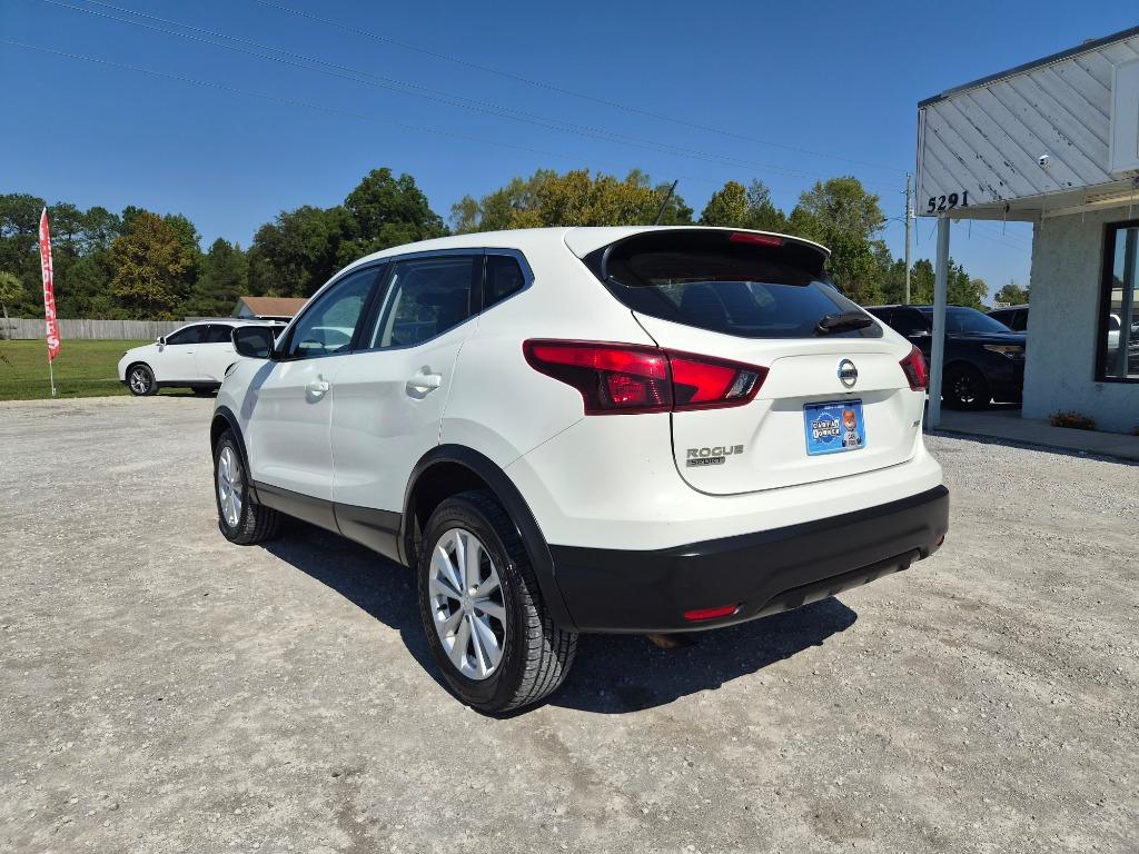2018 Nissan Rogue - $9,498
