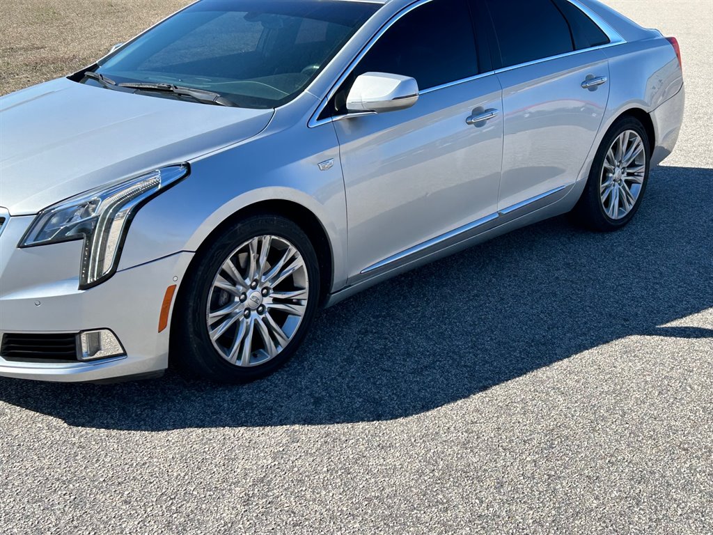 The 2018 Cadillac XTS Luxury photos