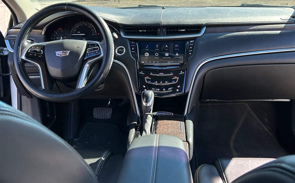 2018 Cadillac XTS Luxury photo