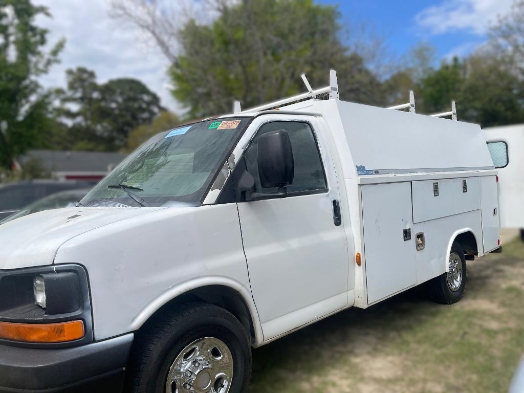 2010 Chevrolet Express - $8,995