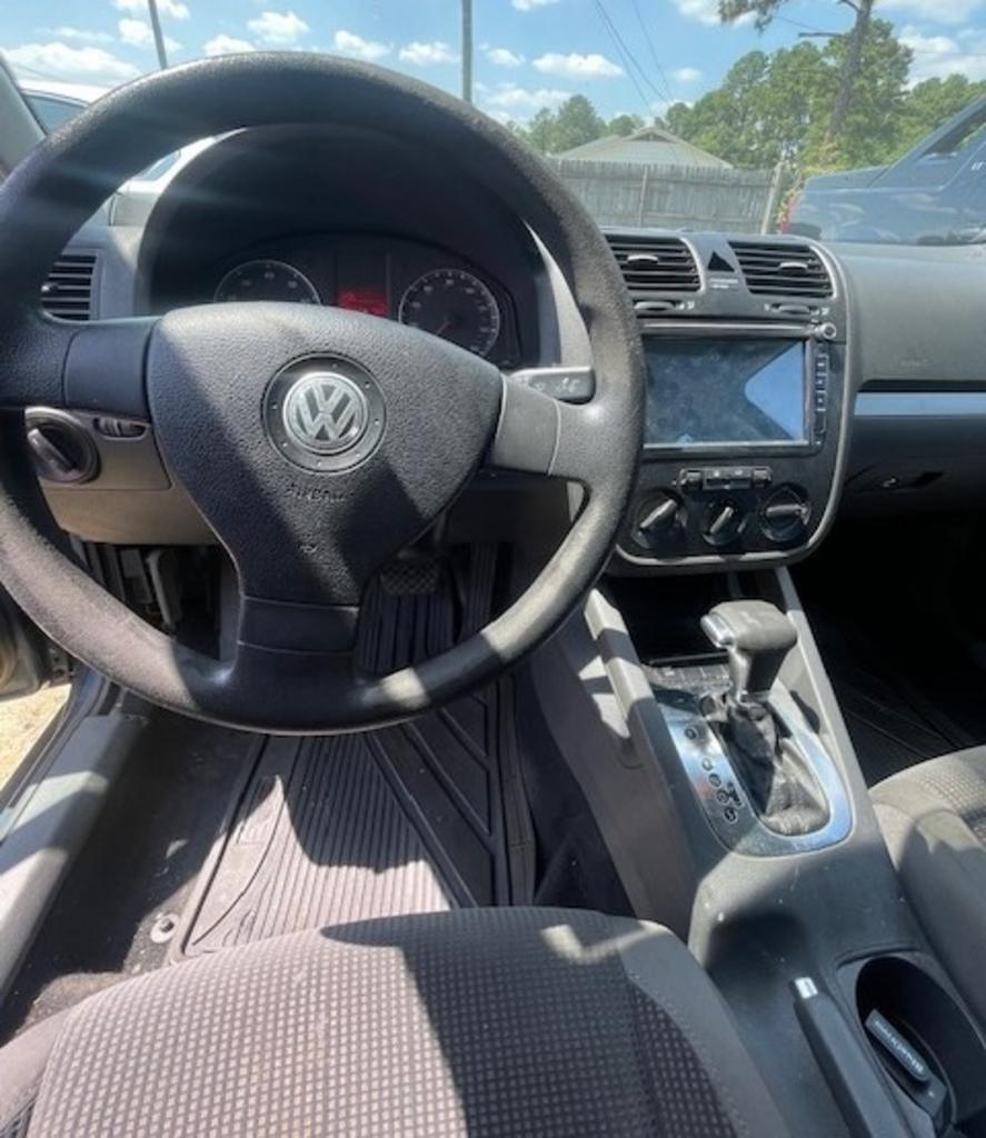2009 Volkswagen Jetta - $3,995