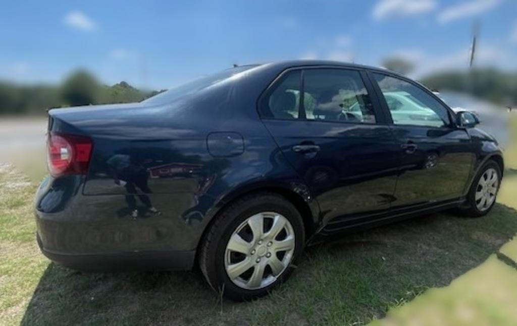 2009 Volkswagen Jetta - $3,995