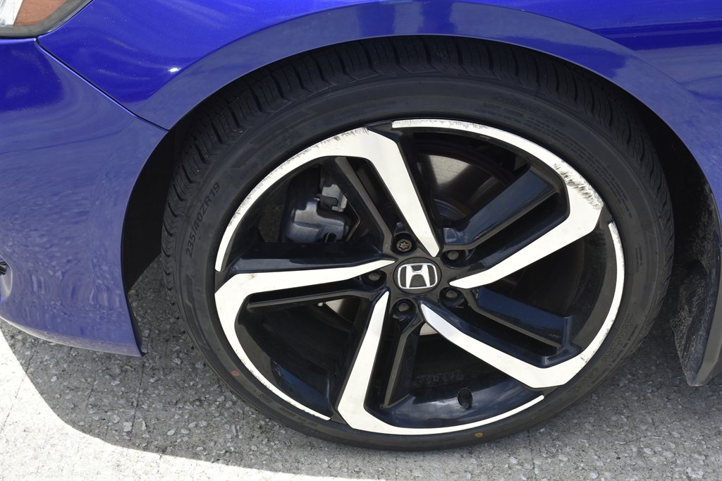 2019 Honda Accord - $16,995