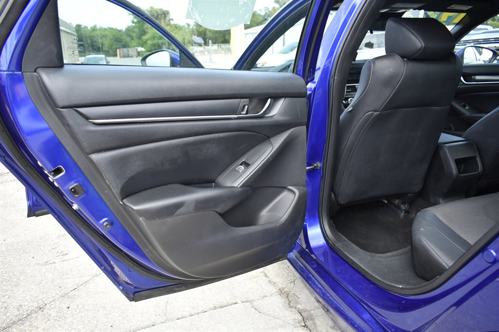 2019 Honda Accord - $16,995