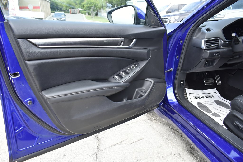 2019 Honda Accord - $16,995