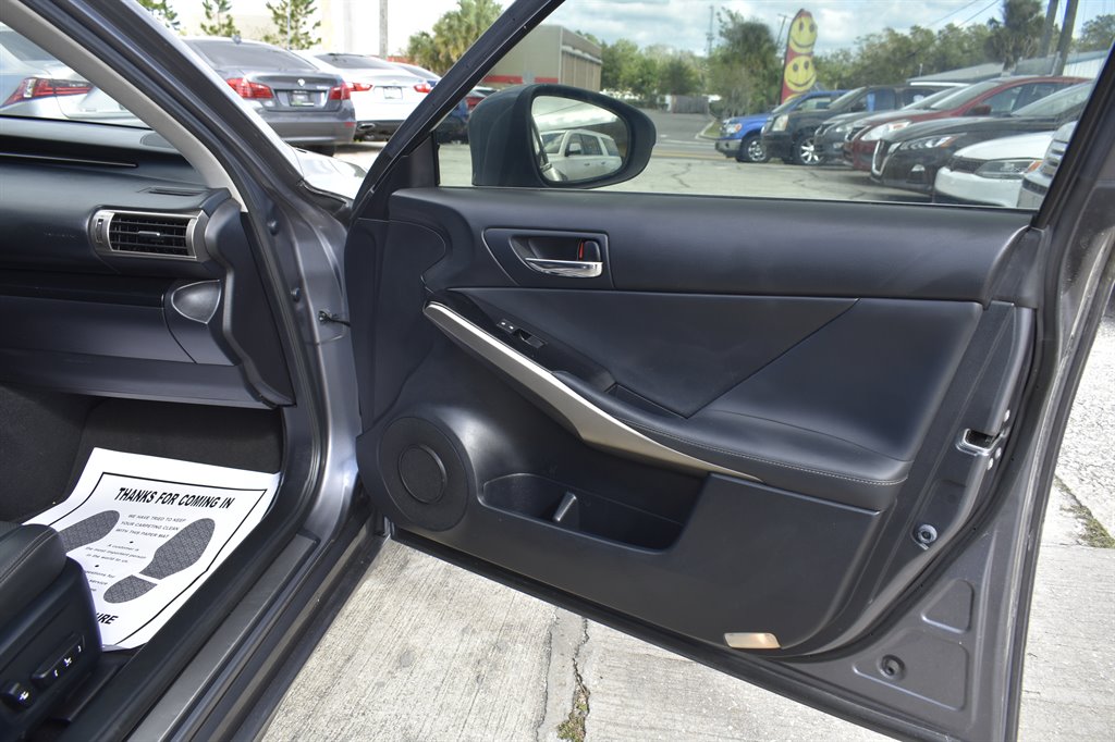 2015 Lexus IS 250 photo