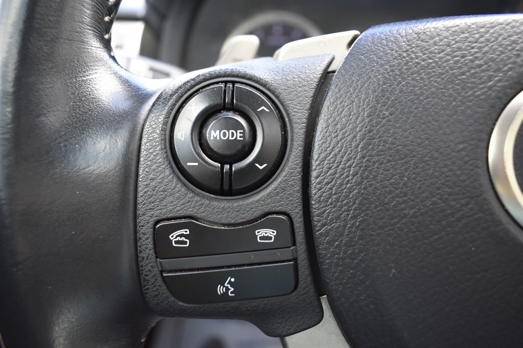 2015 Lexus IS 250 photo
