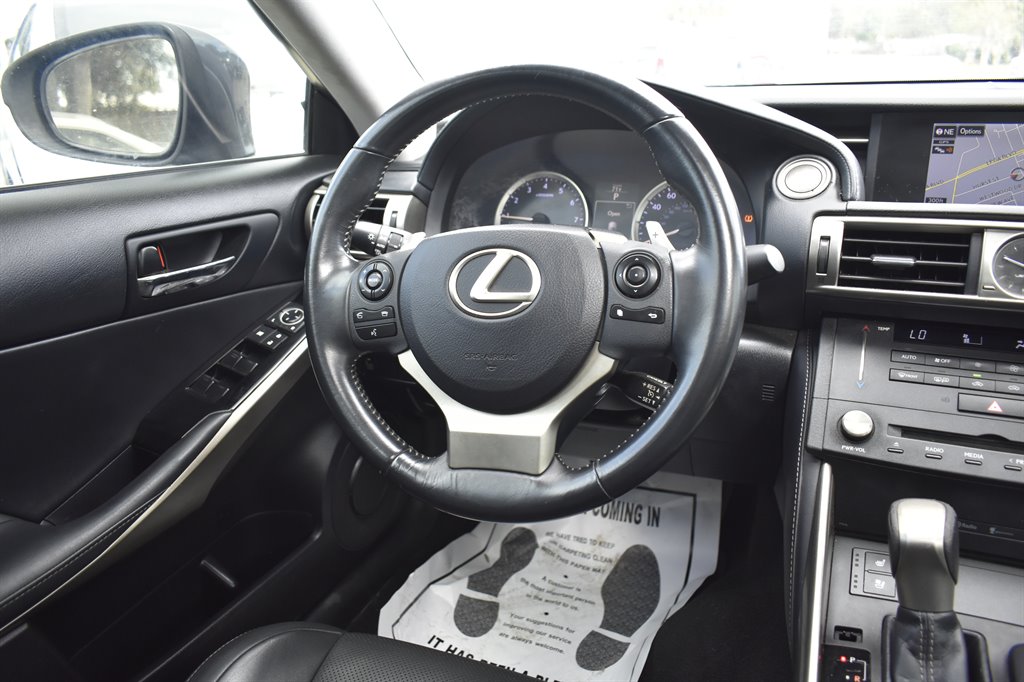 2015 Lexus IS 250 photo