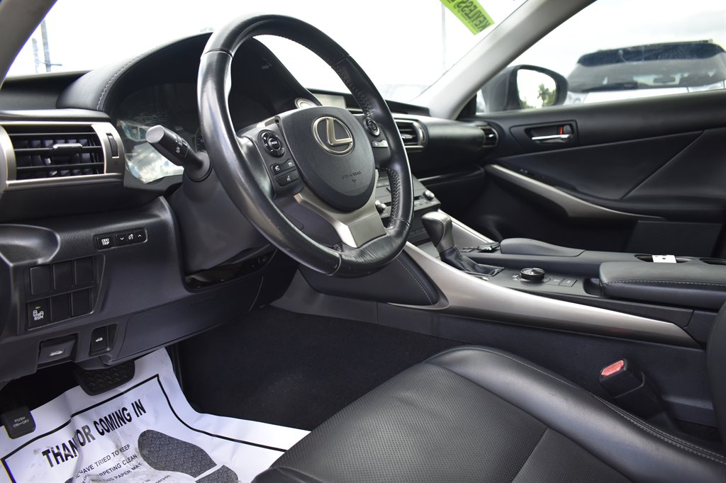 2015 Lexus IS 250 photo