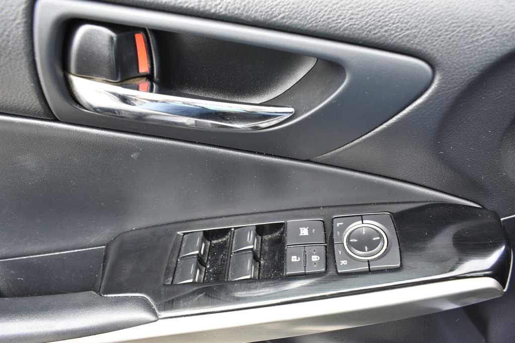 2015 Lexus IS 250 photo