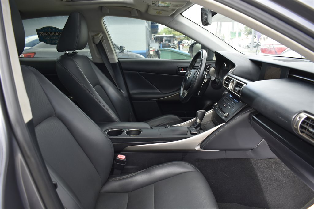 2015 Lexus IS 250 photo