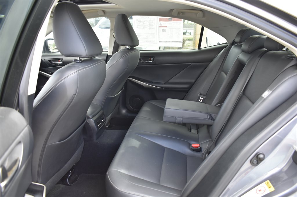 2015 Lexus IS 250 photo