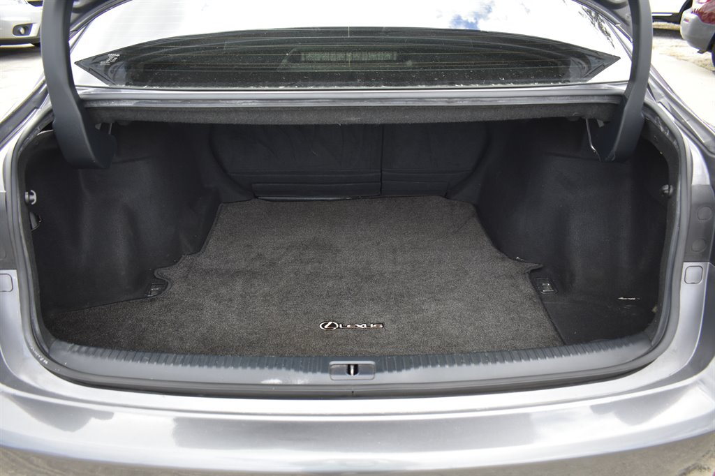 2015 Lexus IS 250 photo