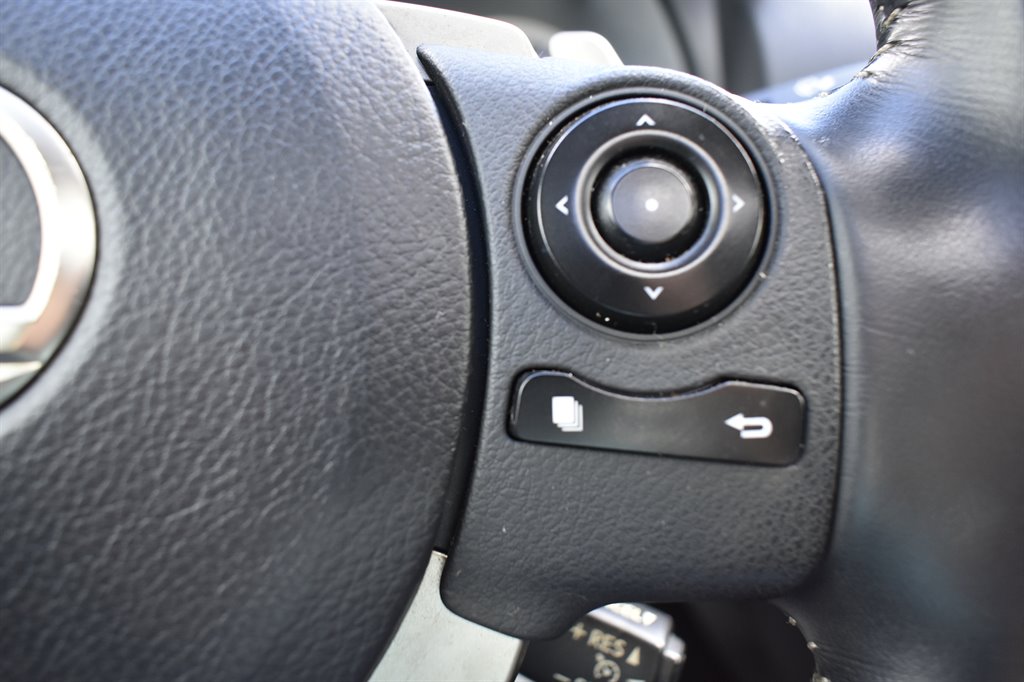 2015 Lexus IS 250 photo