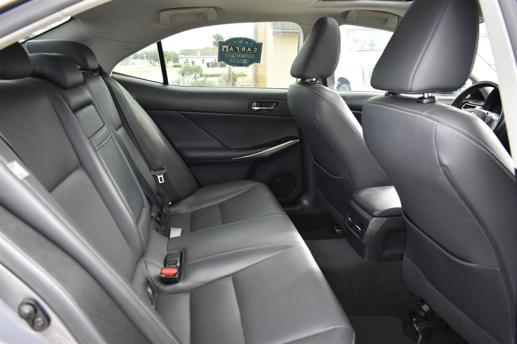 2015 Lexus IS 250 photo