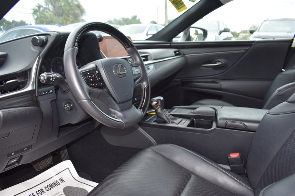 2019 Lexus ES - $23,995