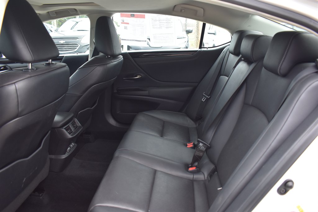 2019 Lexus ES - $23,995