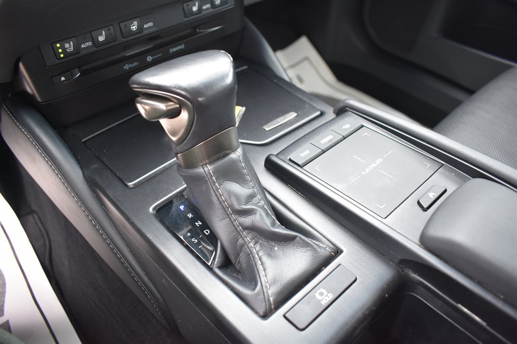 2019 Lexus ES - $23,995