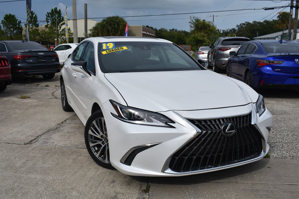 2019 Lexus ES - $23,995
