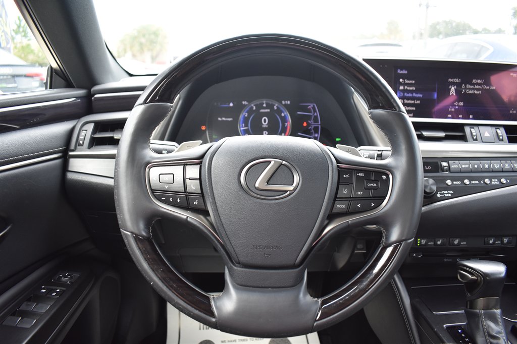 2019 Lexus ES - $23,995