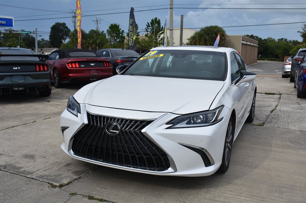 2019 Lexus ES - $23,995