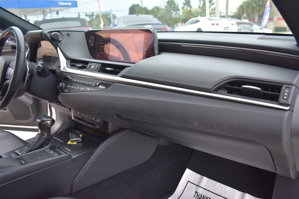 2019 Lexus ES - $23,995