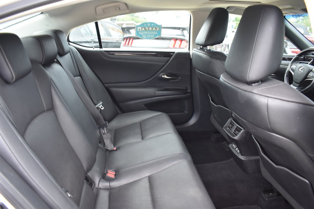2019 Lexus ES - $23,995