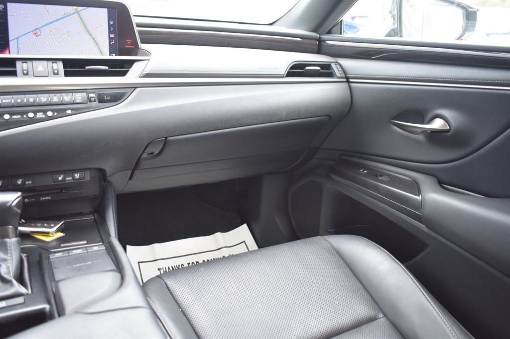 2019 Lexus ES - $23,995