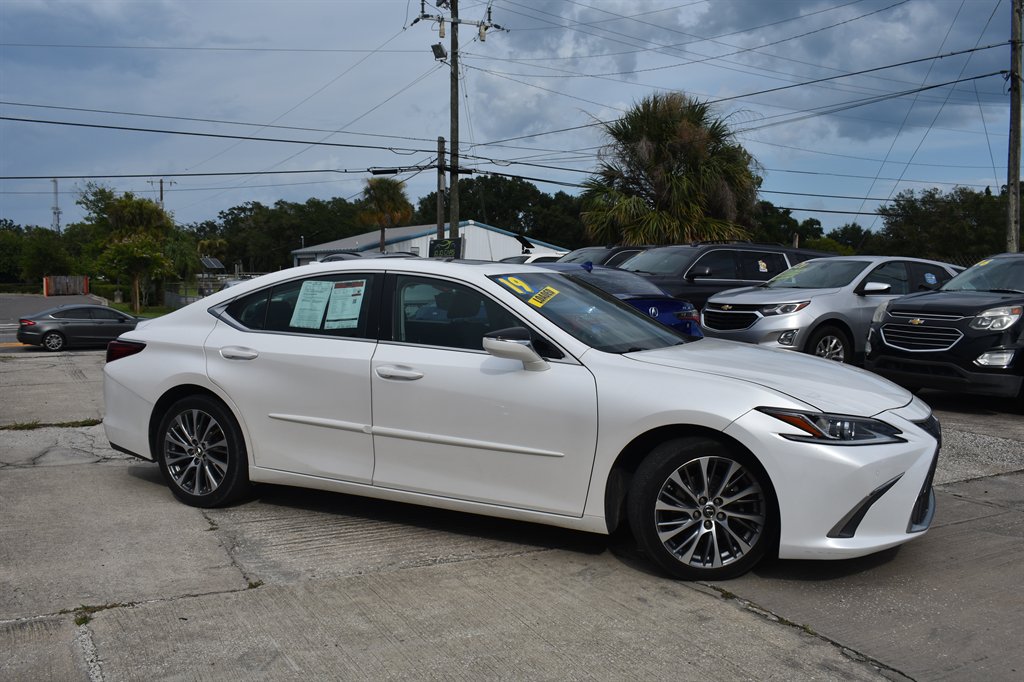 2019 Lexus ES - $23,995