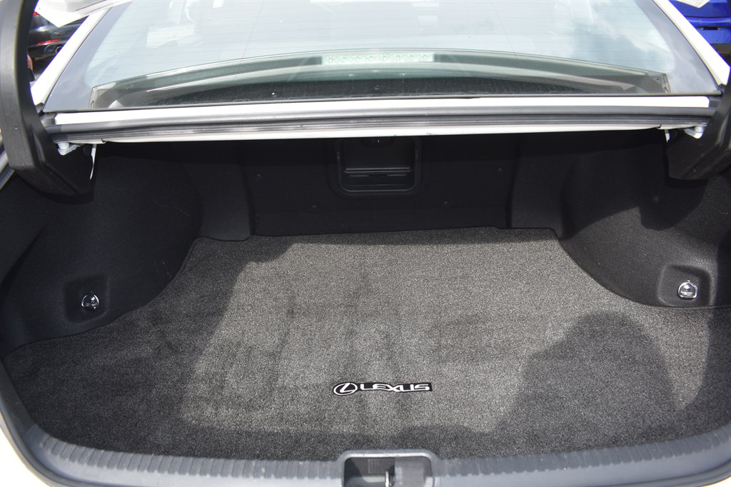 2019 Lexus ES - $23,995