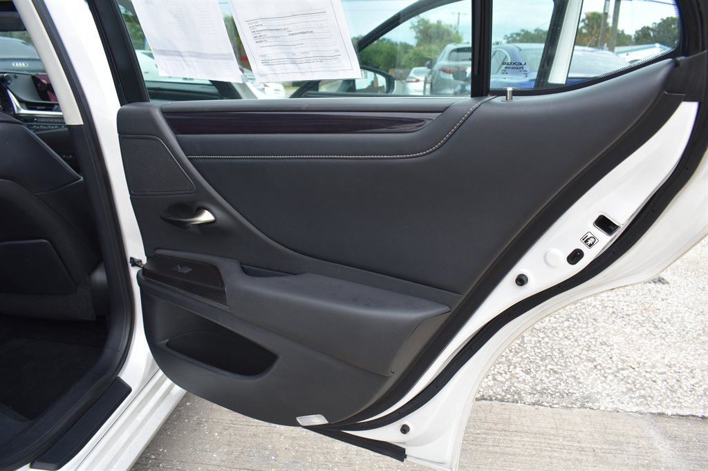 2019 Lexus ES - $23,995