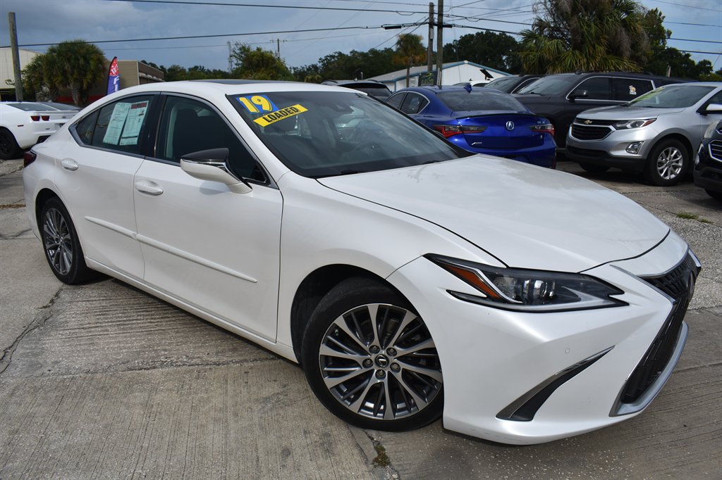 2019 Lexus ES - $23,995