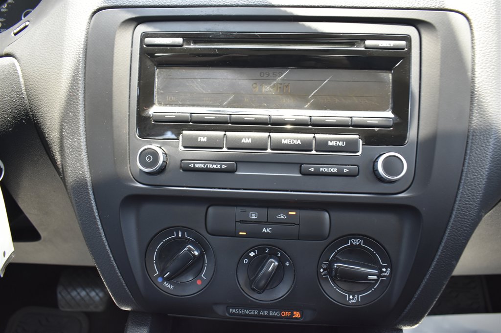 2013 Volkswagen Jetta - $6,999