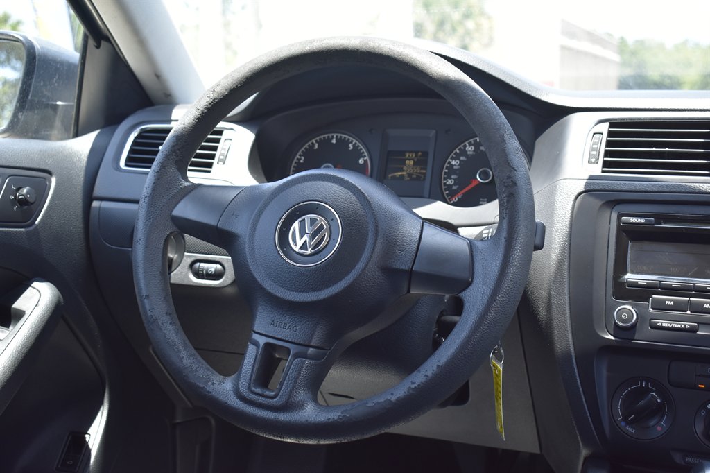 2013 Volkswagen Jetta - $6,999